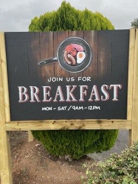 Breakfast external large board for the Compass Inn