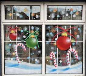 The Ale HouseTaunton - Christmas windows